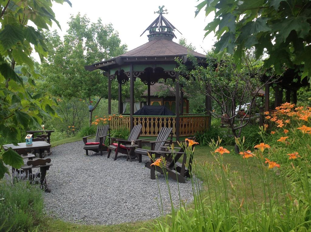 Auberge La Cote D'Or Petite-Riviere-Saint-Francois Exterior photo